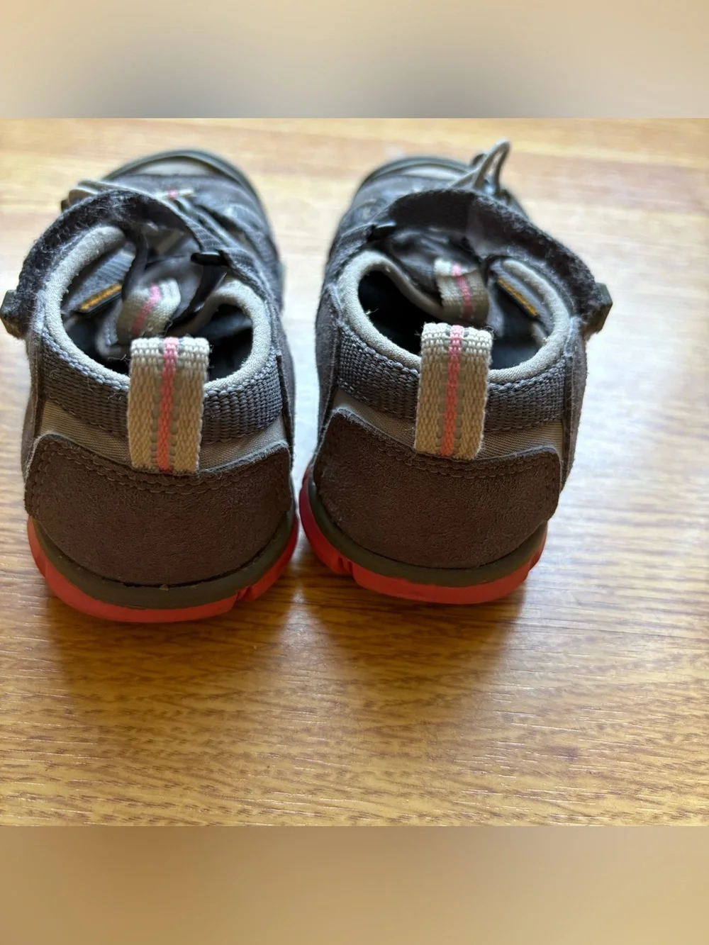 KEEN Kids Girls Sandals Gray Pink Hiking Play Durable Gorpcore Outdoors Sz 11